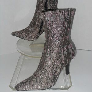 Elegant Women's Patterned Ankle Boots